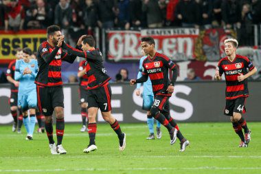 Bayer Leverkusen tiến vào bán kết Cúp Quốc gia Đức